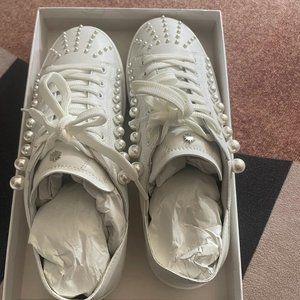 Stuart Weitzman - goldie convertible sneaker, size 7.5